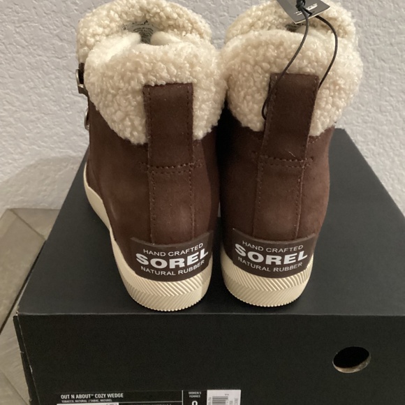 SOREL Out N About Faux Shearling Bootie (Women), size 9 - Picture 2 of 9